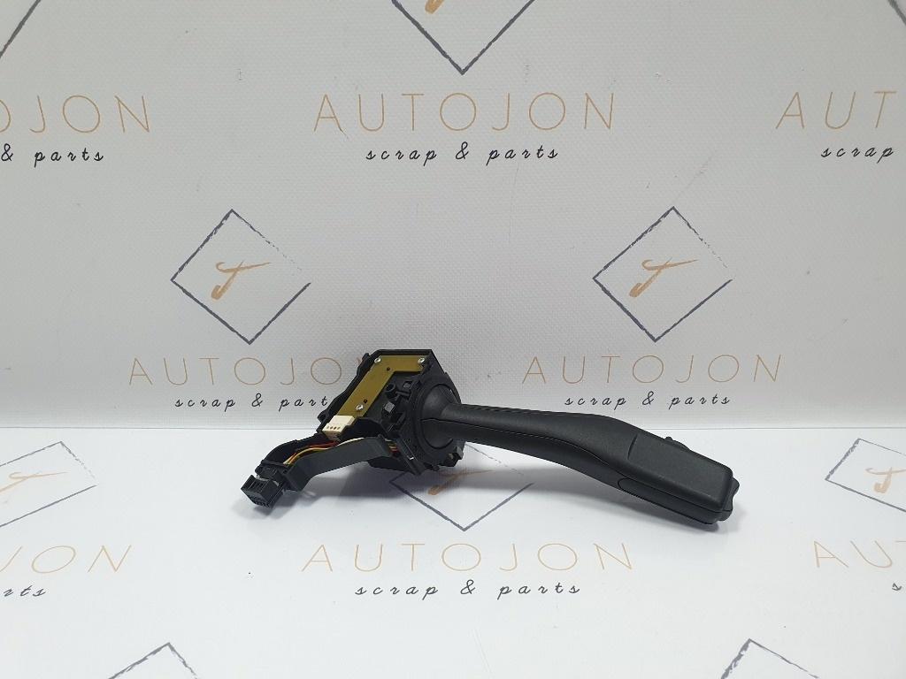 Maneta semnalizare cu tempomat VOLKSWAGEN JETTA III 1K2 2004 - 2010 1K0953513G