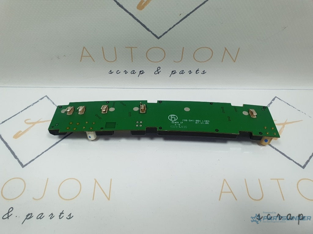 Amplificator antena VOLKSWAGEN JETTA III 1K2 2004 - 2010 1.6 TDI CAYC 1K5035532K