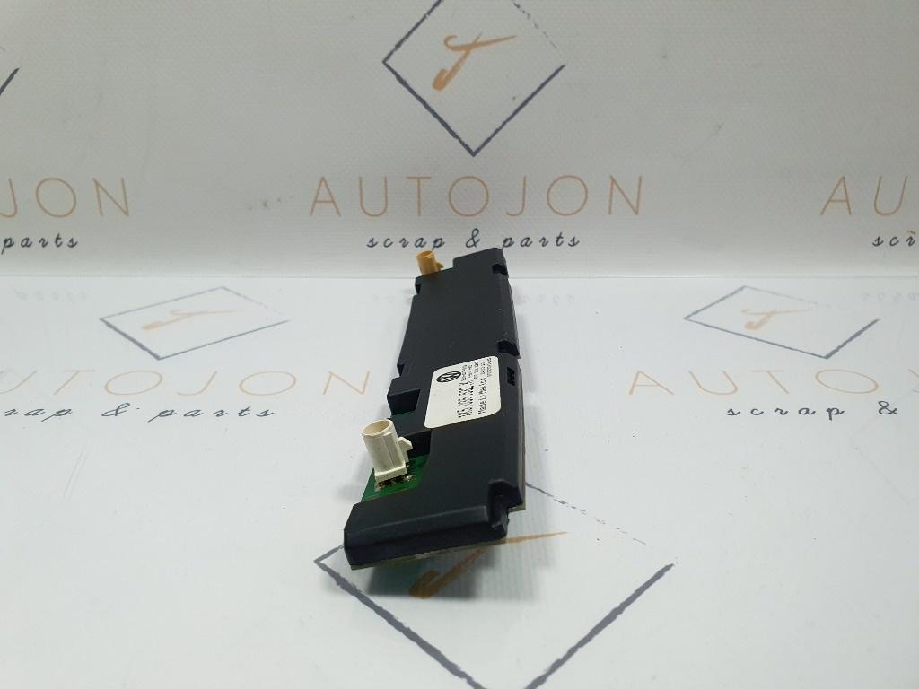 Amplificator antena VOLKSWAGEN JETTA III 1K2 2004 - 2010 1.6 TDI CAYC 1K5035532K