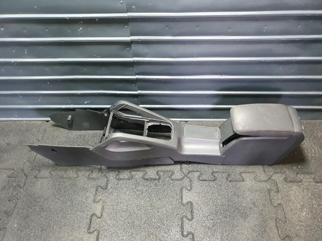 Consola centrala completa cu cotiera VOLKSWAGEN JETTA III 1K2 2004 - 2010 1K58644251C , 1K1863046C