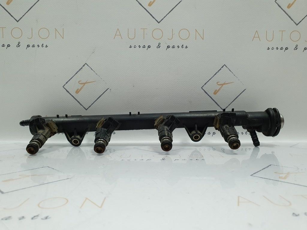 Rampa cu injectoare VOLKSWAGEN POLO 6N1 1994 - 1999 1.4 60 AEX, AKV, APQ 030133319L  ,