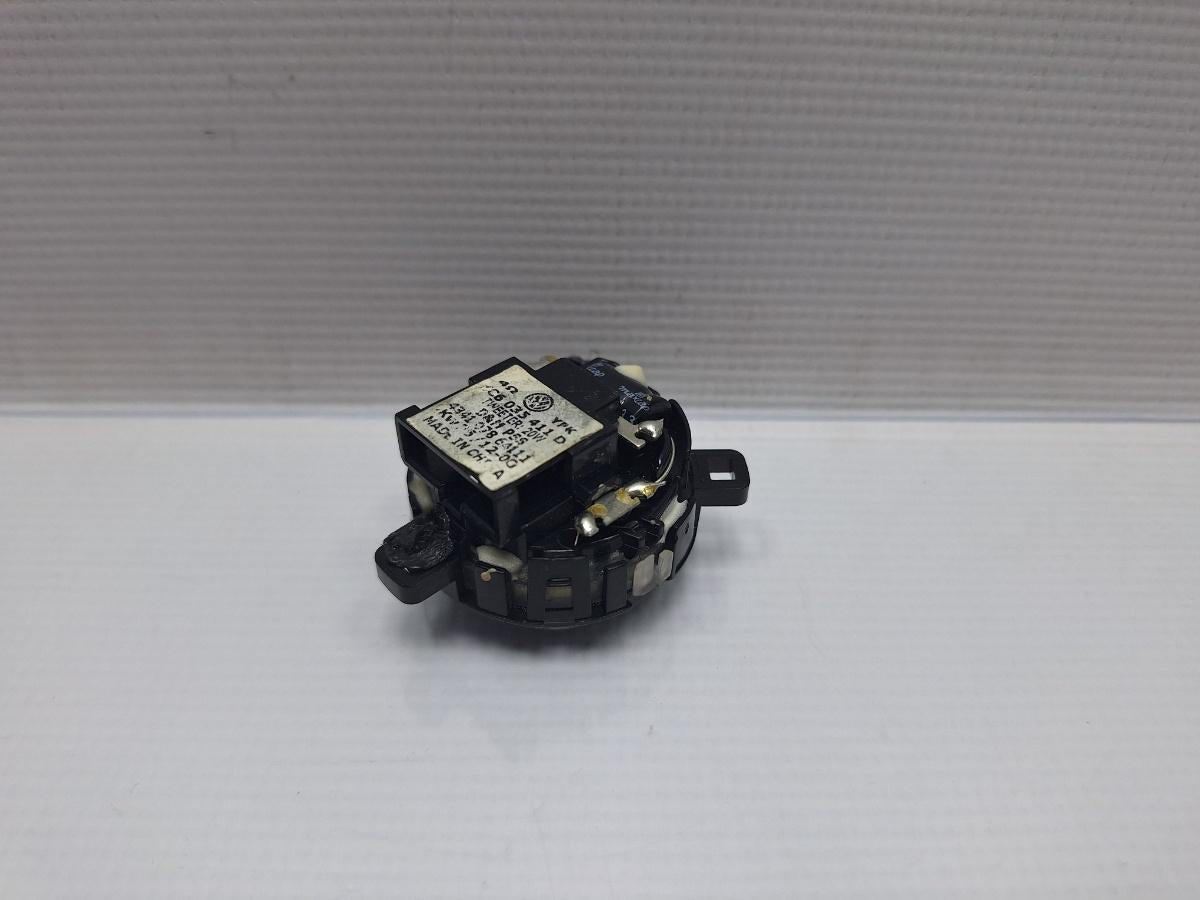 Difuzor de inalta frecventa portiere spate VOLKSWAGEN JETTA IV 162, 163, AV3, AV2 2009 -> 1.6 TDI CAYC 5C6035411D
