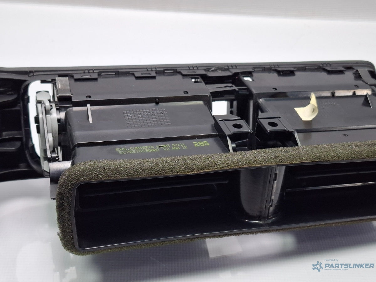 Grila centrala bord VOLKSWAGEN JETTA IV 162, 163, AV3, AV2 2009 - > TDI CAYC 5C7857059