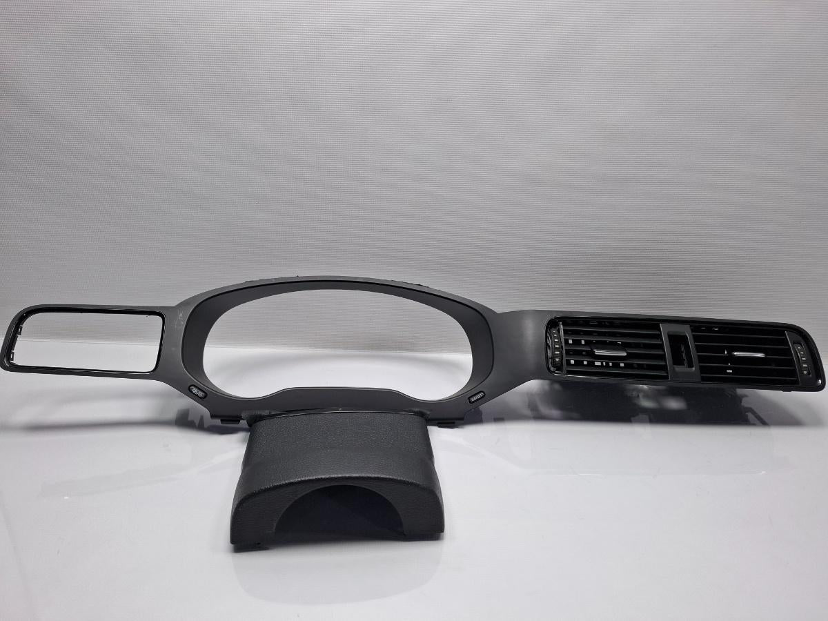 Grila de ventilatie bord centrala VOLKSWAGEN JETTA IV 162, 163, AV3, AV2 2009 - >1.6 TDI CAYC 5C7857059