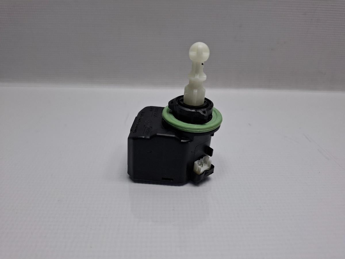 Motoras reglaj nivel faruri VOLKSWAGEN JETTA IV 162, 163, AV3, AV2 2009 - >1.6 TDI CAYC 5C7941295