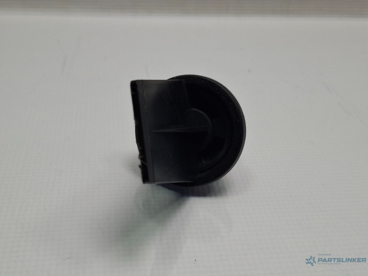 Soclu bec halogen VOLKSWAGEN JETTA IV 162, 163, AV3, AV2 2009 - > TDI CAYC 5M0941160A