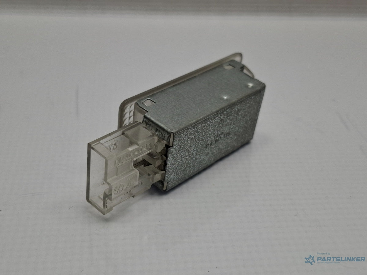 Lampa lumina ambientala VOLKSWAGEN JETTA IV 162, 163, AV3, AV2 2009 - > TDI CAYC 6L0947565