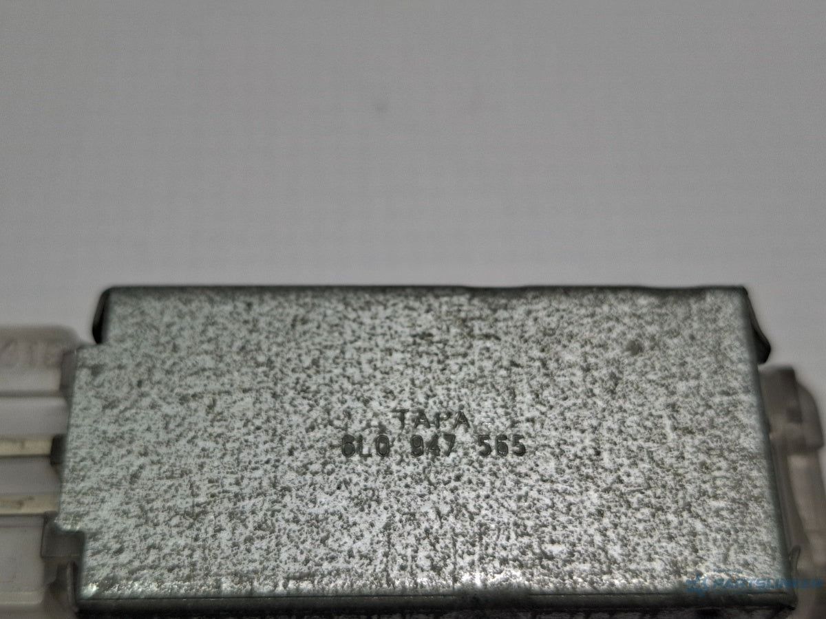 Lampa lumina ambientala VOLKSWAGEN JETTA IV 162, 163, AV3, AV2 2009 - > TDI CAYC 6L0947565