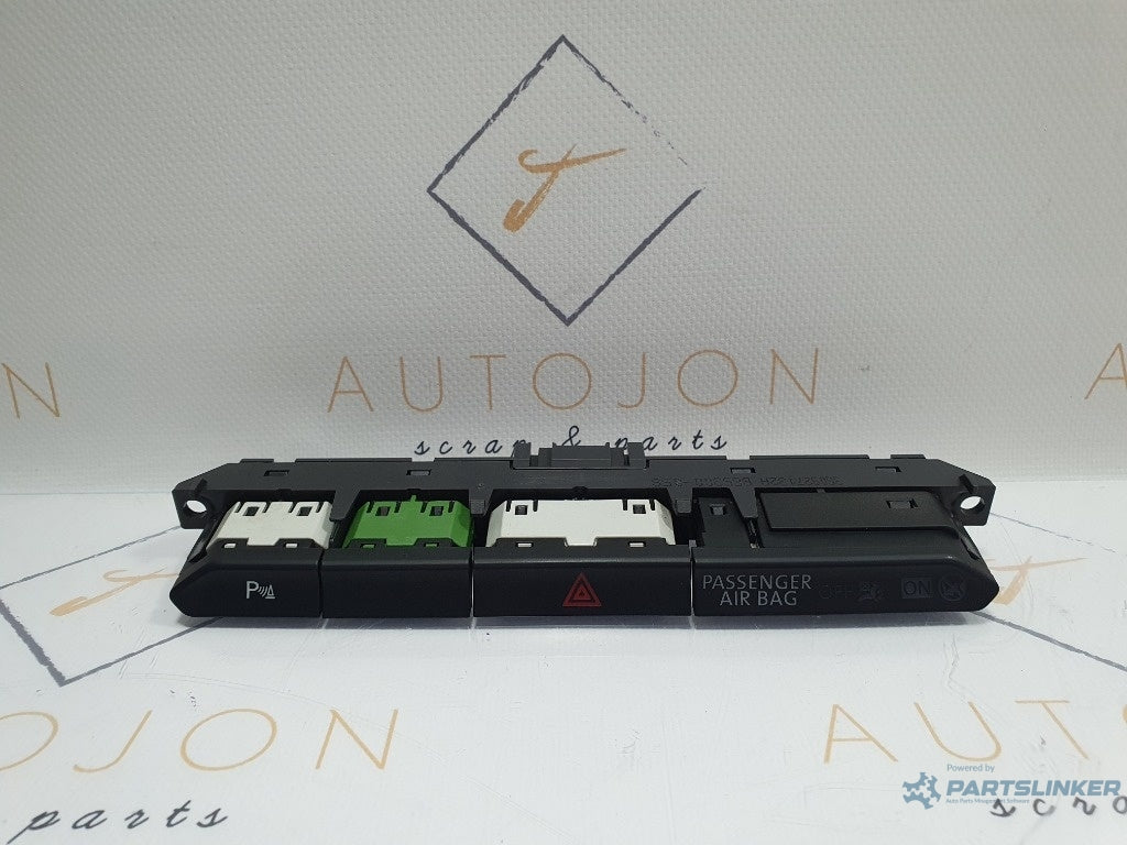 Consola butoane avarii senzori parcare  VOLKSWAGEN PASSAT Variant 3G5 2014 - > TDI CRLB, DBGA, DFGA 3G0927132A