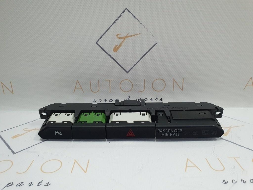 Consola butoane avarii senzori parcare  VOLKSWAGEN PASSAT Variant 3G5 2014 - > TDI CRLB, DBGA, DFGA 3G0927132A