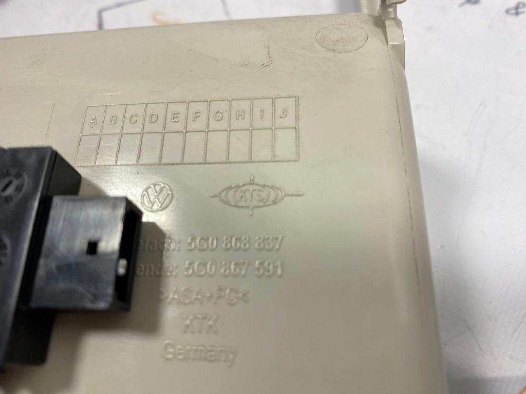Buzunar plafoniera VOLKSWAGEN PASSAT Variant 3G5 2014 - > 5G0868837