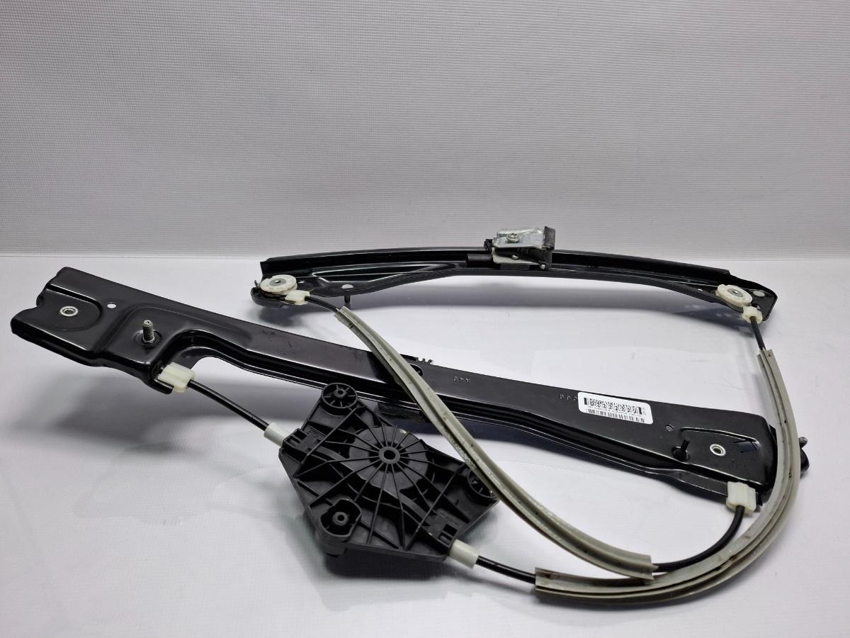 Macara Geam dreapta fata VOLKSWAGEN JETTA IV 162, 163, AV3, AV2 2009 - >1.6 TDI CAYC 5C6837462E