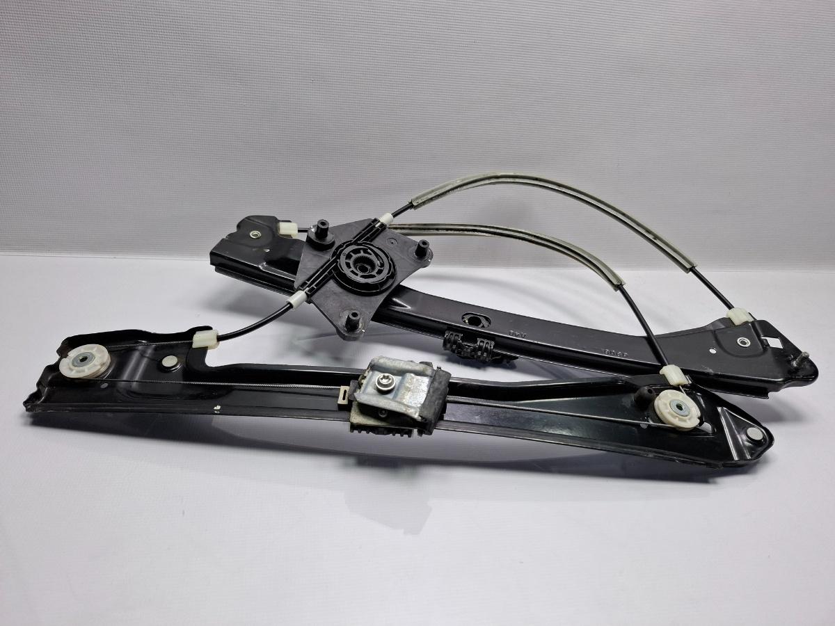 Macara Geam dreapta fata VOLKSWAGEN JETTA IV 162, 163, AV3, AV2 2009 - >1.6 TDI CAYC 5C6837462E