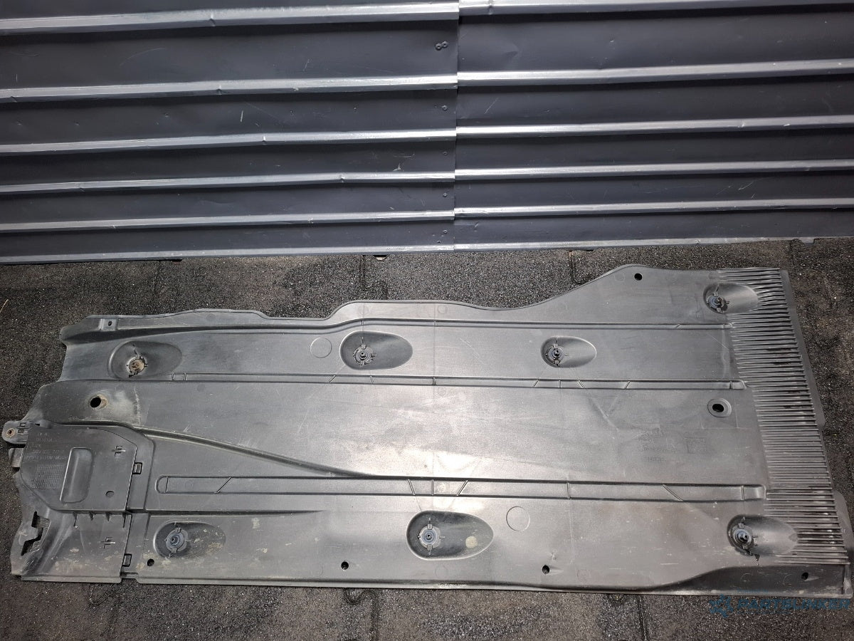 Scut caroserie dreapta VOLKSWAGEN JETTA IV 162, 163, AV3, AV2 2009 - > TDI CAYC 5Q0825202M