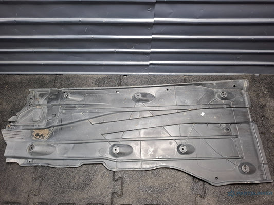 Scut caroserie dreapta VOLKSWAGEN JETTA IV 162, 163, AV3, AV2 2009 - > TDI CAYC 5Q0825202M