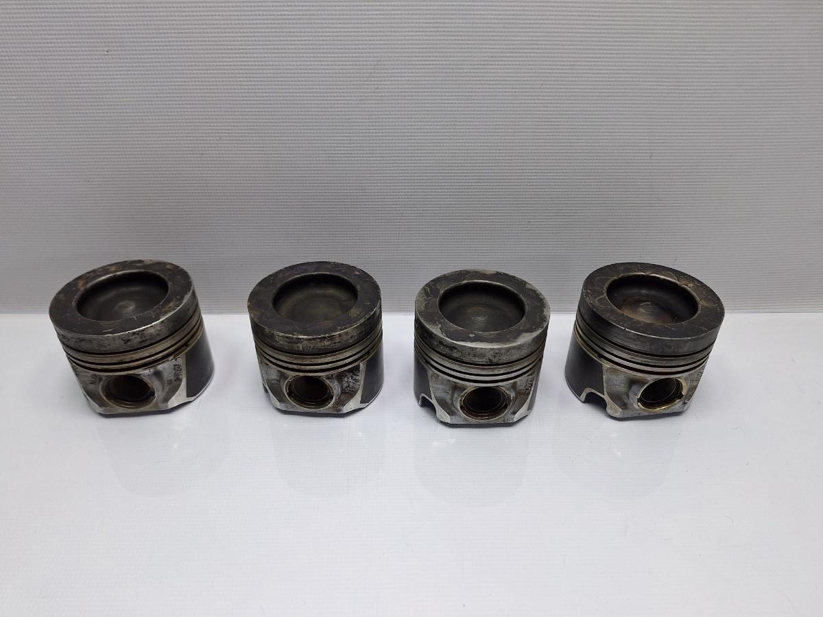 Pistoane VOLKSWAGEN TRANSPORTER V Bus 7HB, 7HJ, 7EB, 7EJ, 7EF, 7EG, 7HF,  TDI CAAC, CCHA 03L107065M