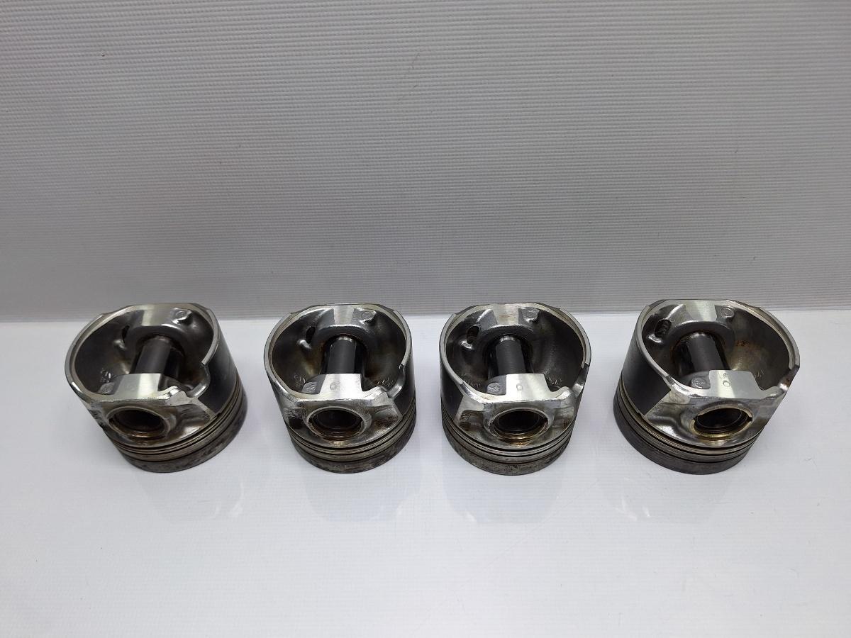 Pistoane VOLKSWAGEN TRANSPORTER V Bus 7HB, 7HJ, 7EB, 7EJ, 7EF, 7EG, 7HF,  TDI CAAC, CCHA 03L107065M