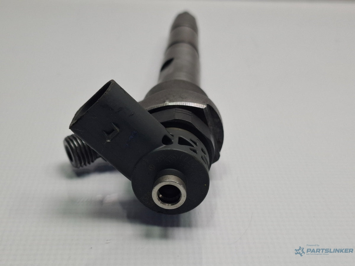 Injector VOLKSWAGEN TOURAN 1T3 2010 - 2015 TDI CFHC 03L130277J