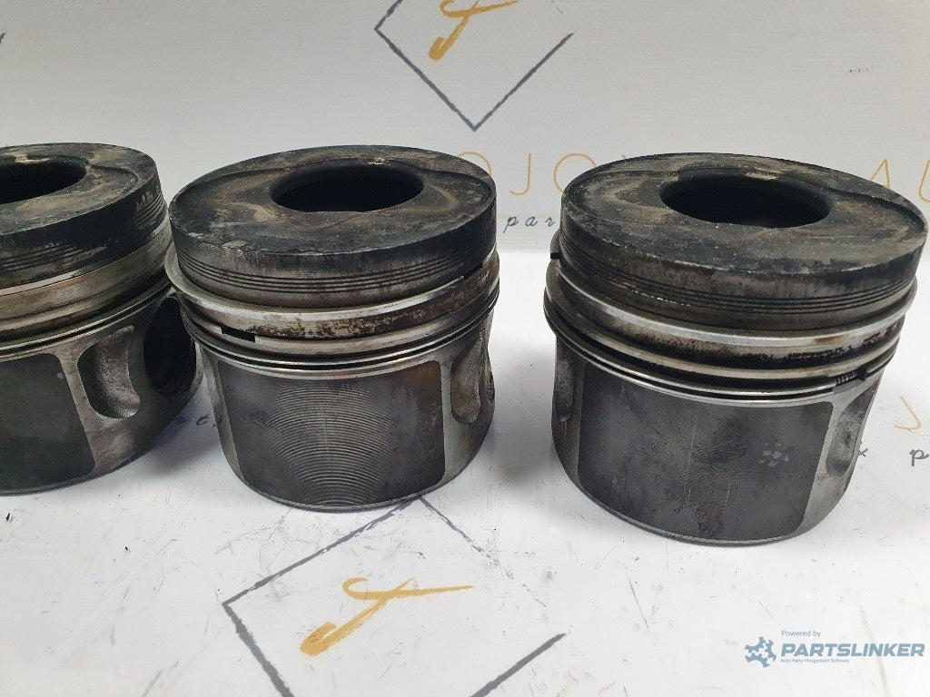 Set pistoane VOLKSWAGEN PASSAT 3B3 2000 - 2005 1.9 TDI AVF, AWX 038107065FQ  , 038107065FR