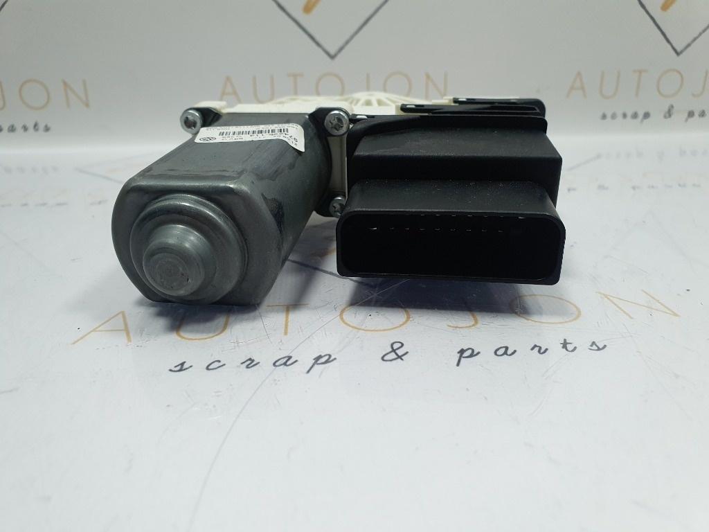 Motoras macara geam stanga spate VOLKSWAGEN GOLF V Variant 1K5 2007 - 2009, VOLKSWAGEN PASSAT Variant 3C5 2005 - 2011 2.0 TDI BMP 973624-106   1K0959703P