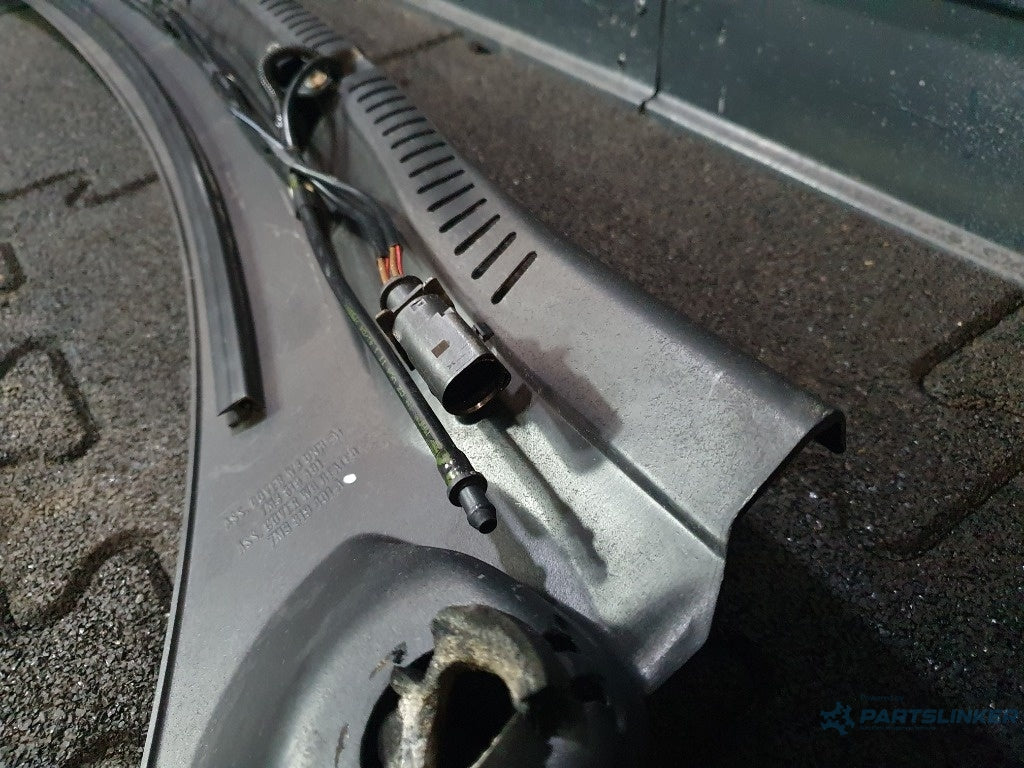 Grila stergator  FORD GALAXY WGR 1995 - 2006 1.9 TDI ASZ 7M3819413