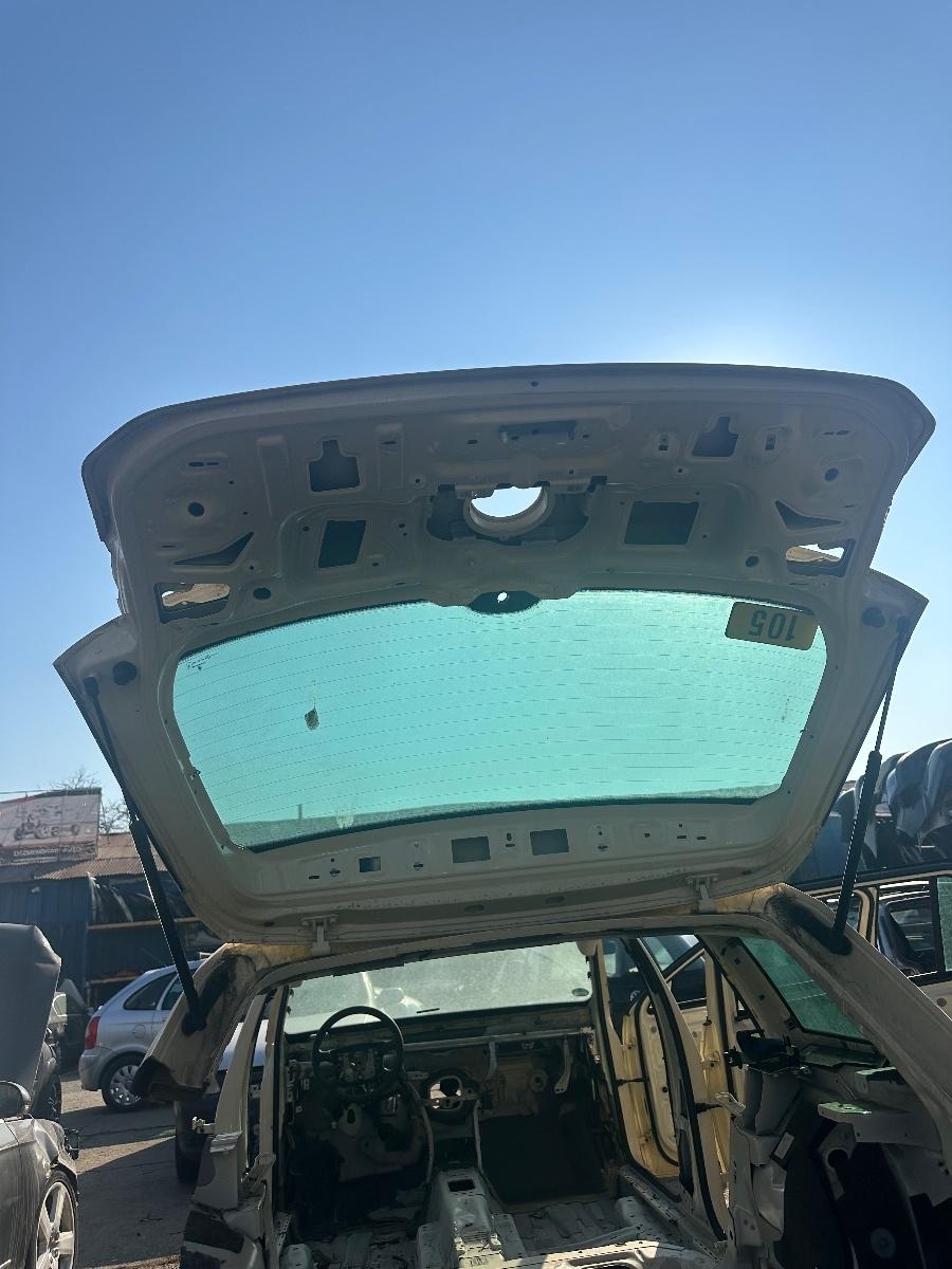 Hayon portbagaj VOLKSWAGEN PASSAT B8 Variant 3G5 2014 - 2022 cu luneta