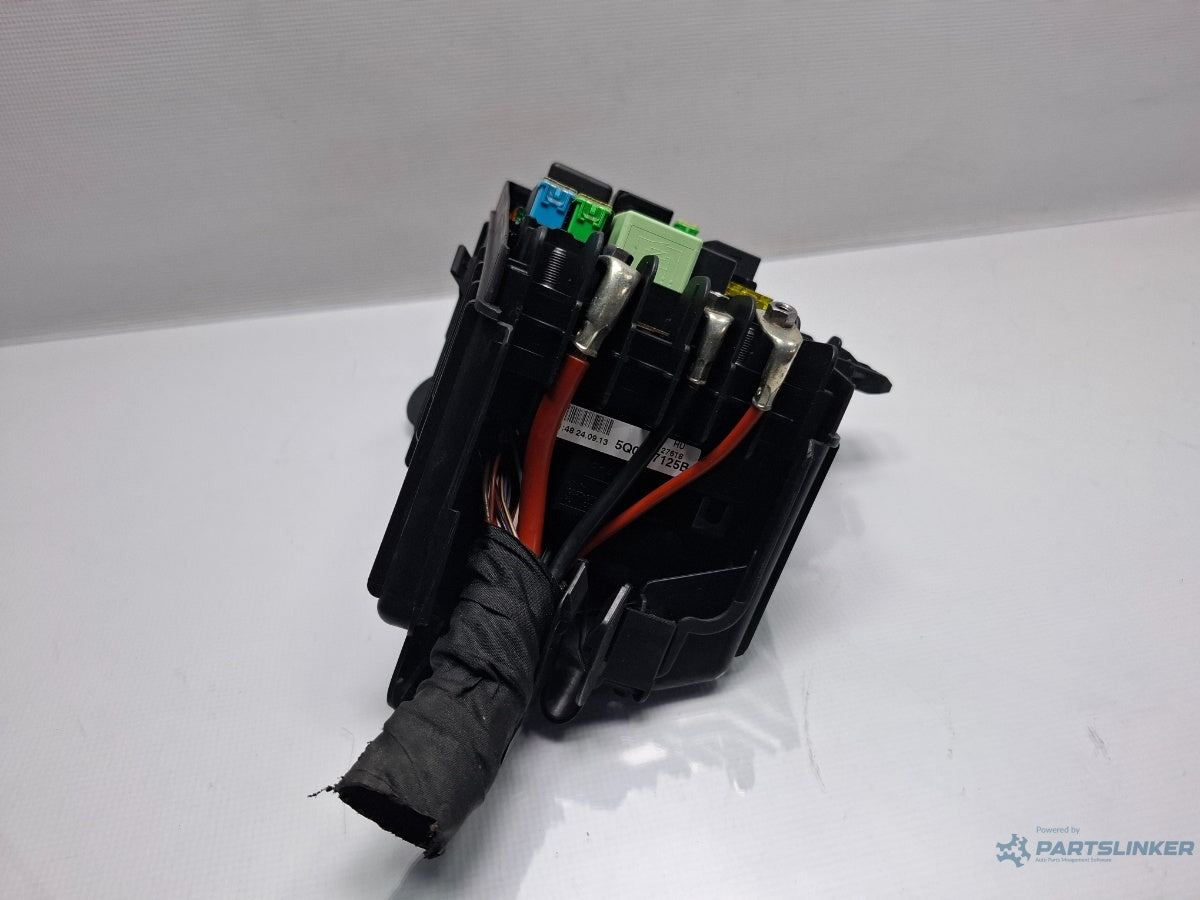 Panou siguranta motor SKODA OCTAVIA Combi 5E5 2012 - > TDI CKFC, CRMB, CYKA 5Q0937125B