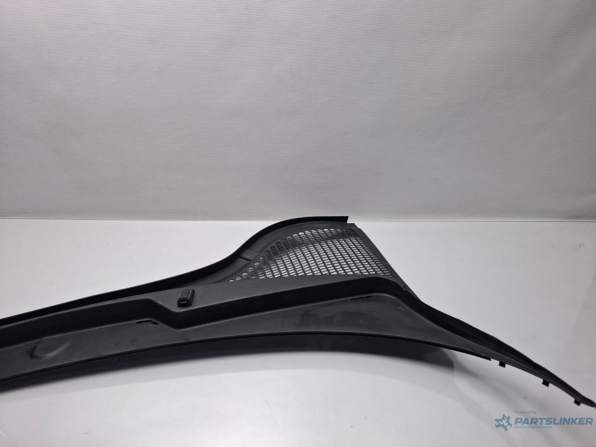 Grila stergator dreapta SKODA OCTAVIA Combi 5E5 2012 - > TDI CKFC, CRMB, CYKA 5E1819416A