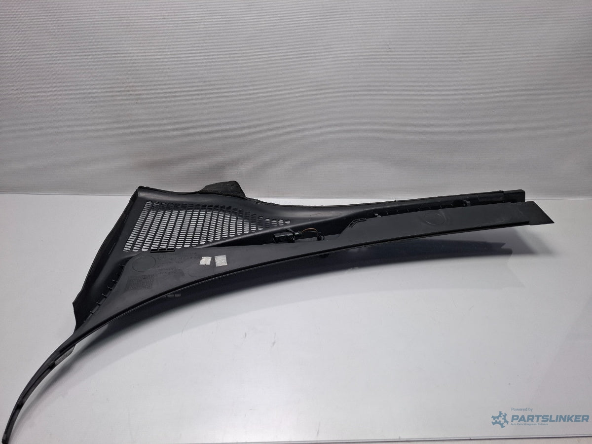 Grila stergator dreapta SKODA OCTAVIA Combi 5E5 2012 - > TDI CKFC, CRMB, CYKA 5E1819416A