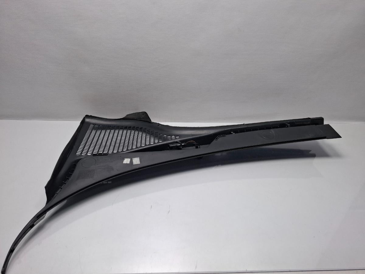 Grila stergator dreapta SKODA OCTAVIA Combi 5E5 2012 - > TDI CKFC, CRMB, CYKA 5E1819416A