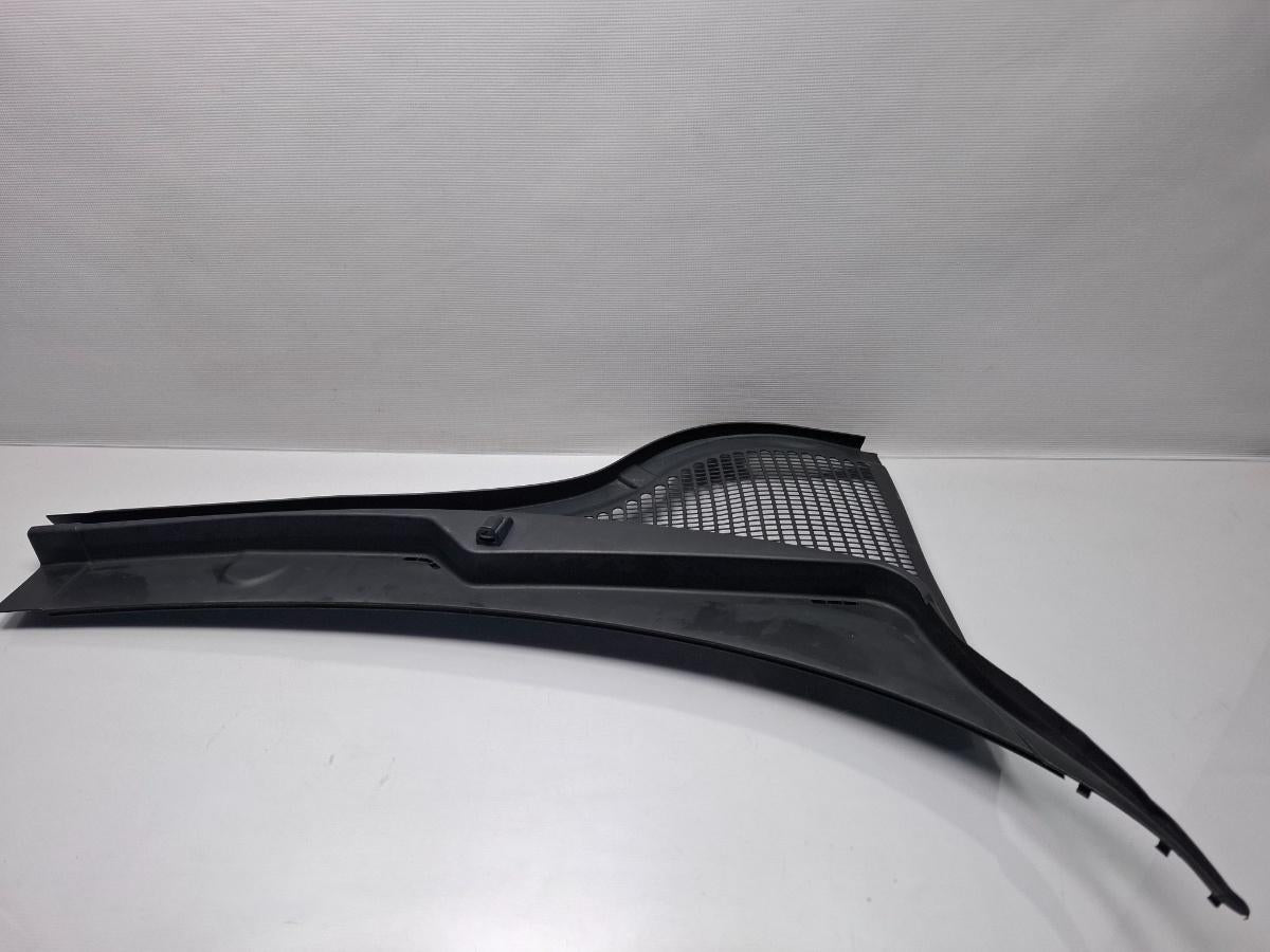 Grila stergator dreapta SKODA OCTAVIA Combi 5E5 2012 - > TDI CKFC, CRMB, CYKA 5E1819416A