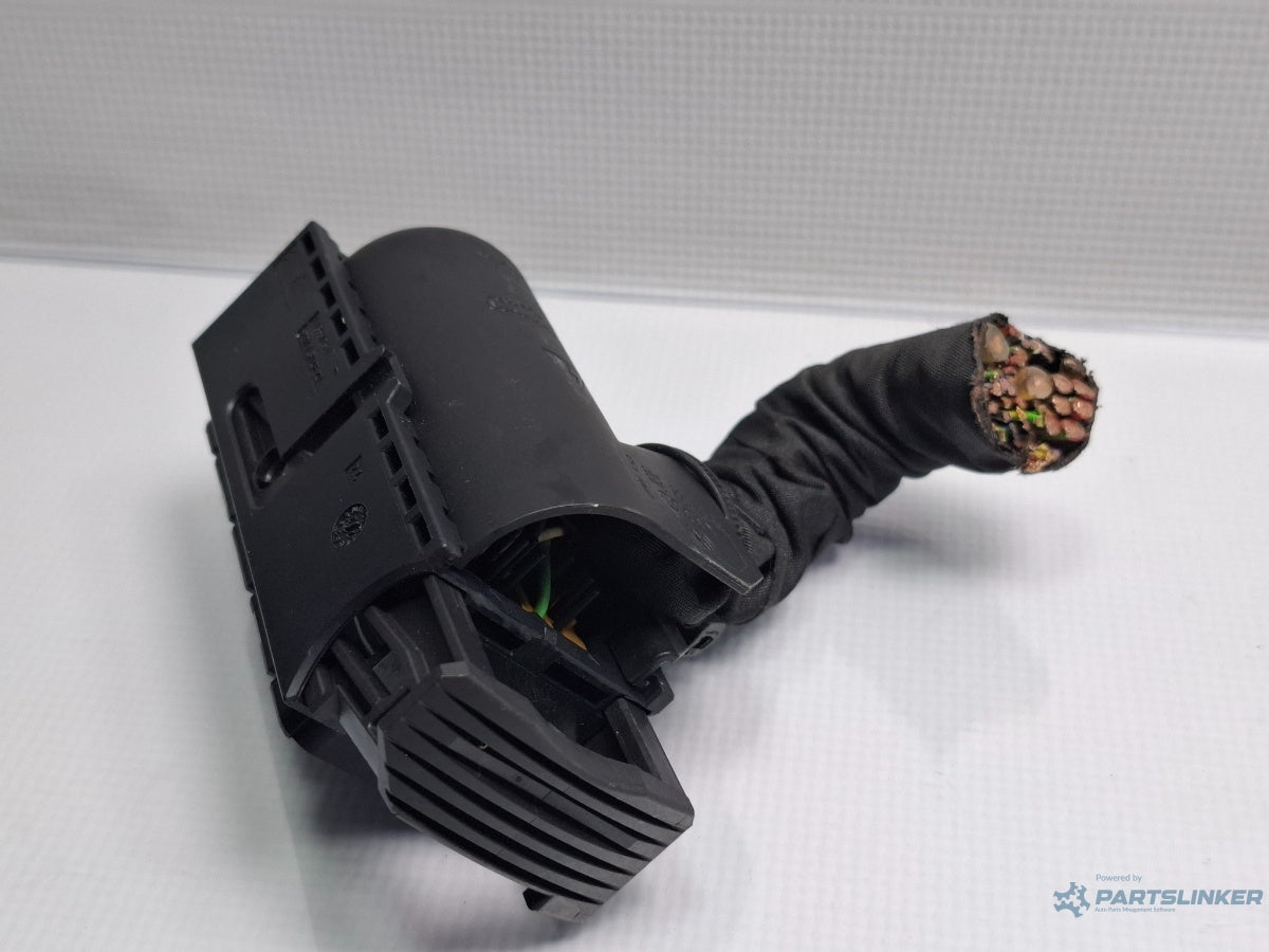 Mufa conector ECU SKODA OCTAVIA Combi 5E5 2012 - > TDI CKFC, CRMB, CYKA 3B0906385C