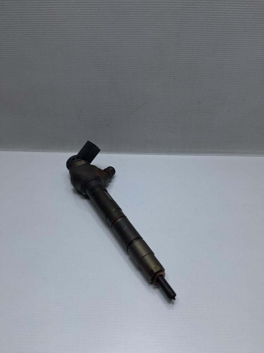 Injector  SKODA OCTAVIA Combi 5E5 2012 - >2.0 TDI CKFC, CRMB, CYKA 04L130277E