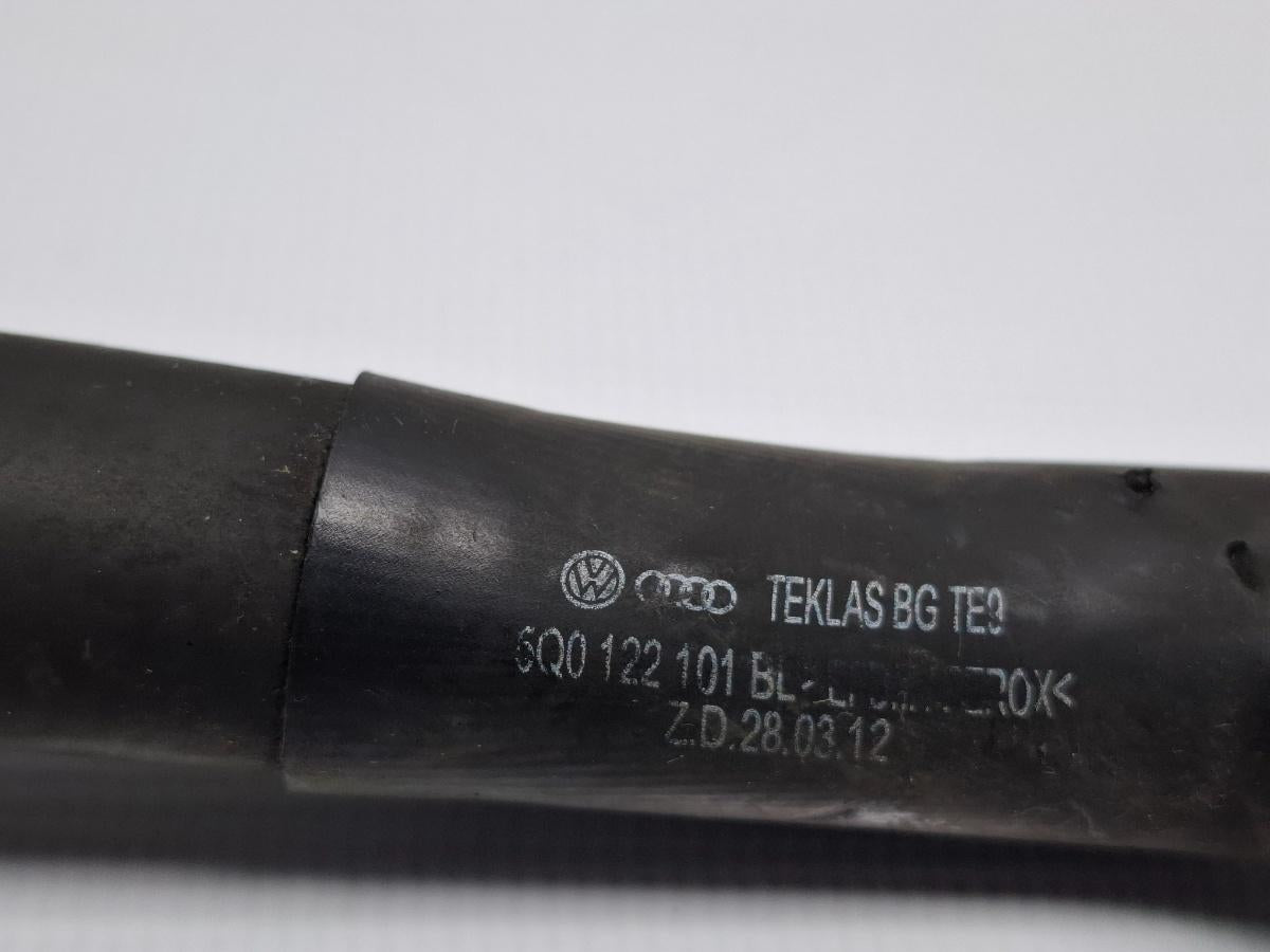 Furtun apa SKODA OCTAVIA Combi 5E5 2012 - >2.0 TDI CKFC, CRMB, CYKA 6Q0122101BL