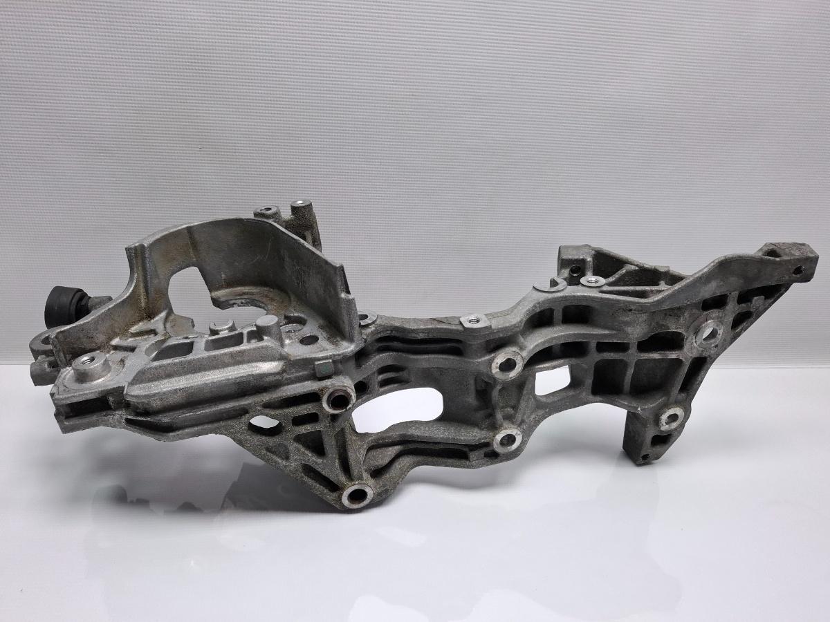 Suport accesorii SKODA OCTAVIA Combi 5E5 2012 - > TDI CKFC, CRMB, CYKA 04L903143B