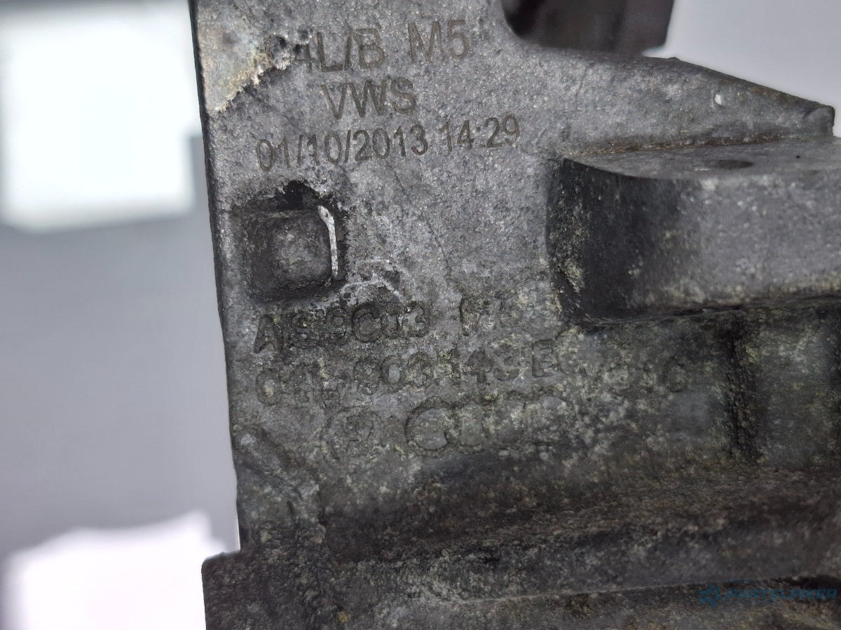 Suport accesorii SKODA OCTAVIA Combi 5E5 2012 - > TDI CKFC, CRMB, CYKA 04L903143B