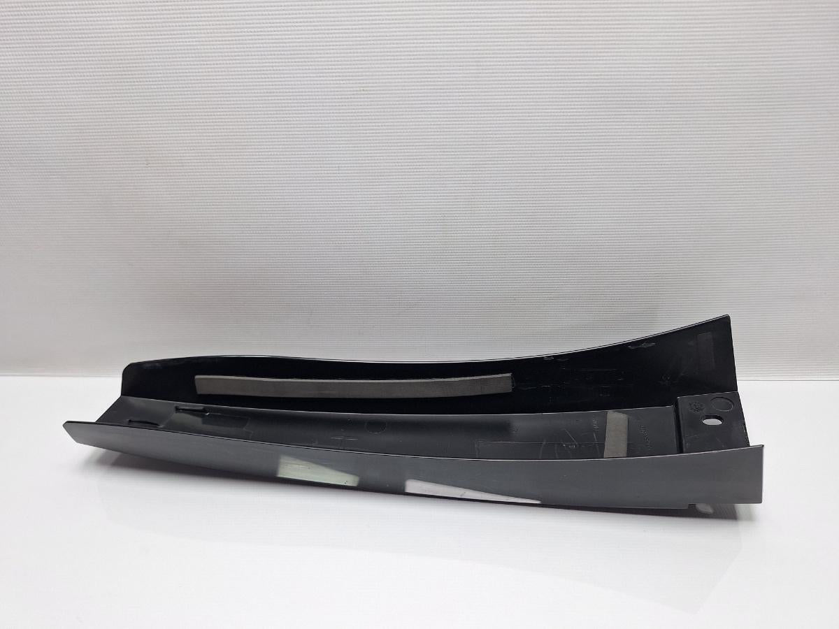 Ornament stalp  stanga VOLKSWAGEN JETTA IV 162, 163, AV3, AV2 2009 - >1.6 TDI CAYC 5C6853289