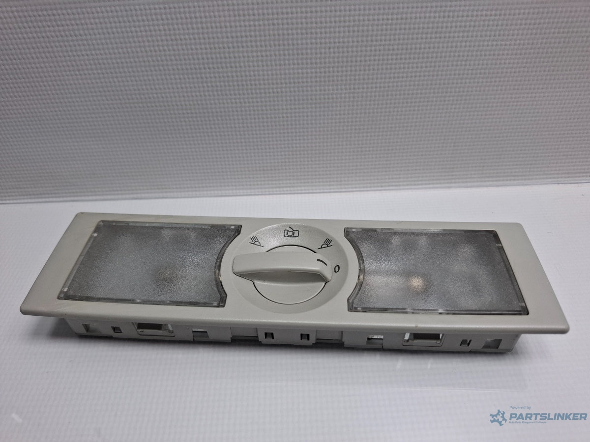 Plafoniera lumini pasageri VOLKSWAGEN JETTA IV 162, 163, AV3, AV2 2009 - > TDI CAYC 6Q0947291B