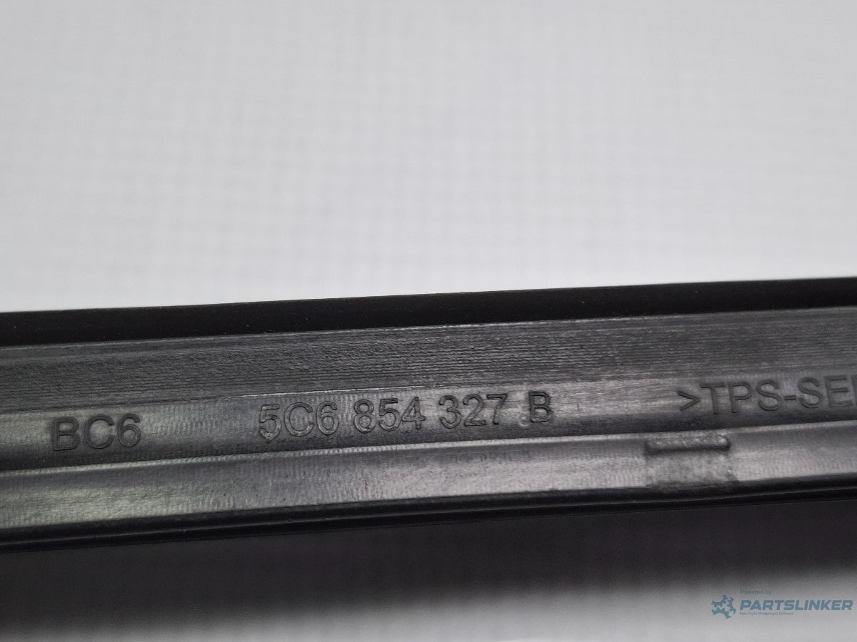 Cheder parbriz stanga VOLKSWAGEN JETTA IV 162, 163, AV3, AV2 2009 - > TDI CAYC 5C6854327B