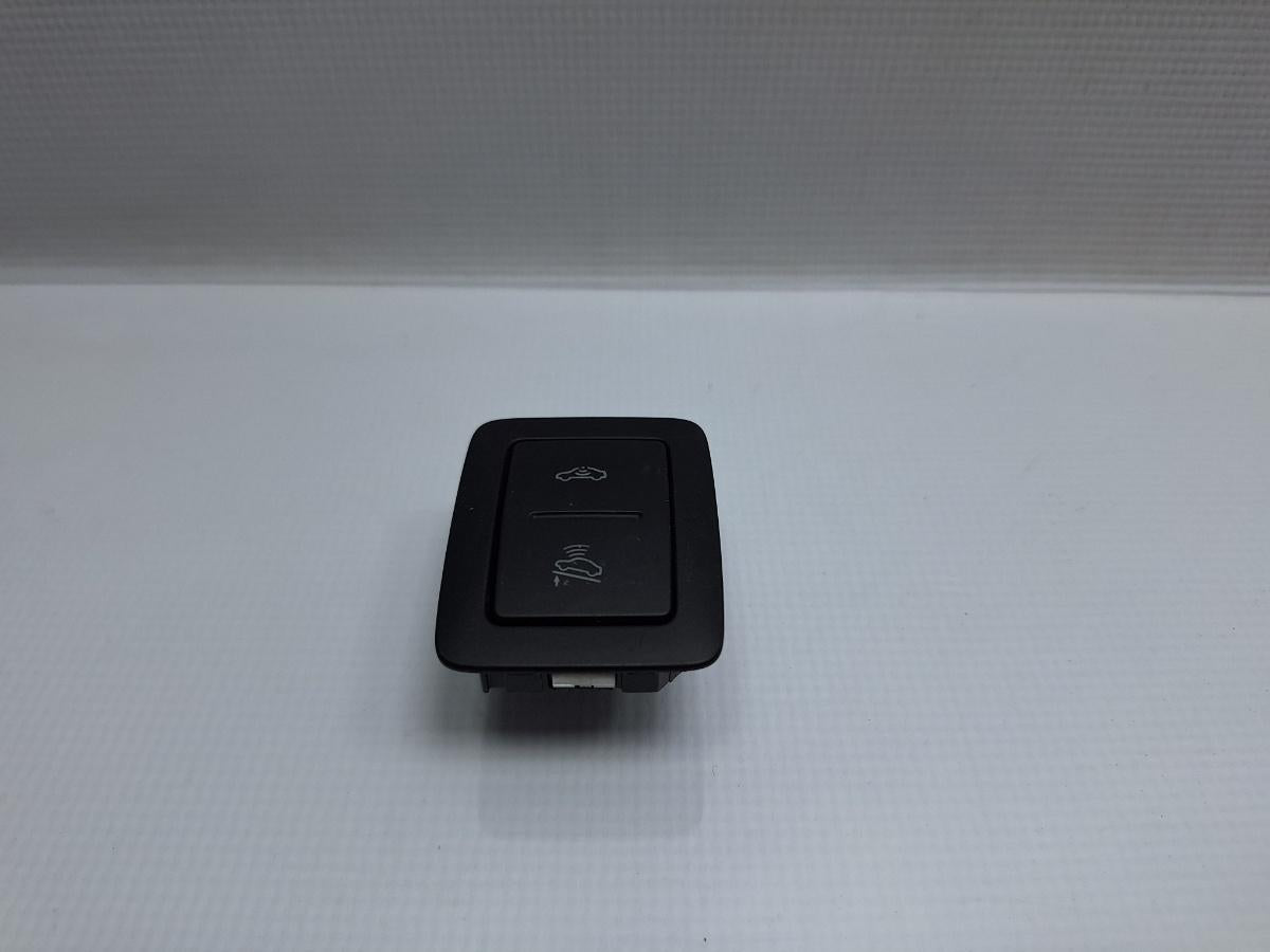 Buton dezactivare alarma VOLKSWAGEN PASSAT Variant 3C5 2005 - 2011 TDI BMR, CBBB 1T0962109