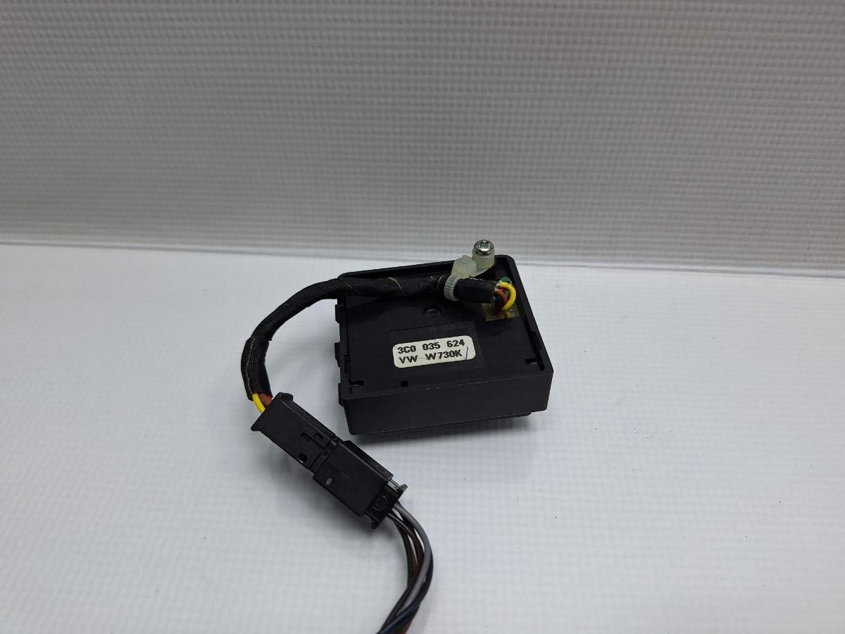 Comutator unitate de control telefon VOLKSWAGEN PASSAT Variant 3C5 2005 - 2011 TDI BMR, CBBB 3C0035624