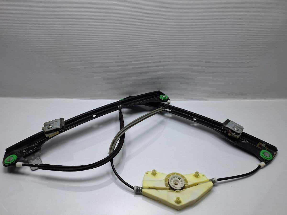 Macara Geam dreapta fata VOLKSWAGEN JETTA III 1K2 2004 - 20101.6 TDI CAYC 1K5837462B , 994856108