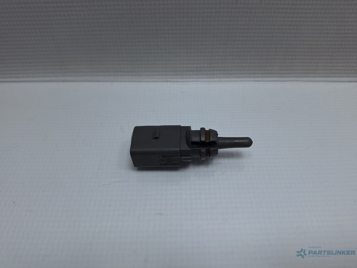 Senzor temperatură exterioara VOLKSWAGEN TOURAN 1T1, 1T2 2003 - 2010 TDI BMN 8Z0820535A