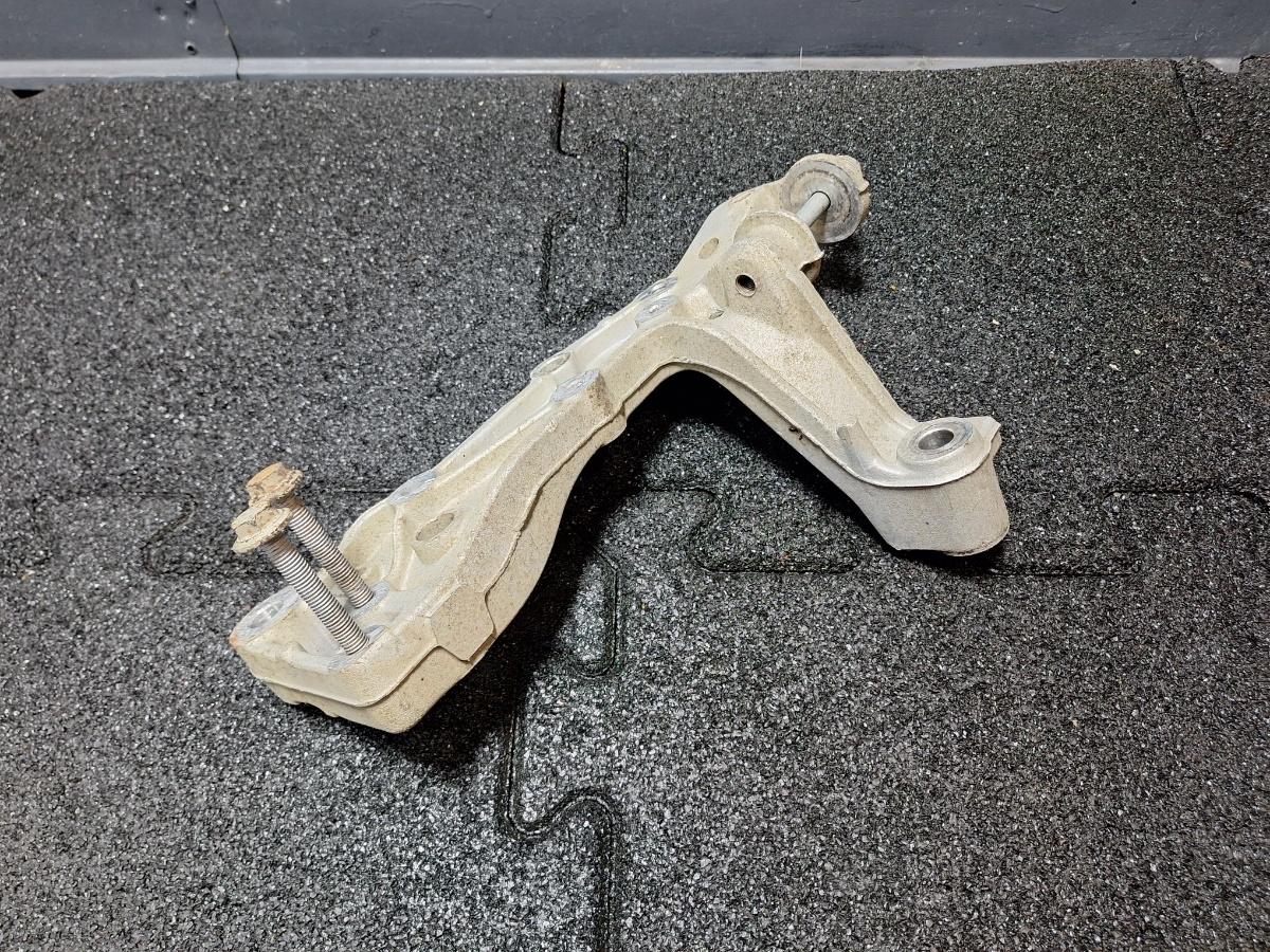 Suport punte rigida spate stanga VOLKSWAGEN GOLF VI Variant AJ5 2009 - 2013 TDI CAYC 1K0199295F