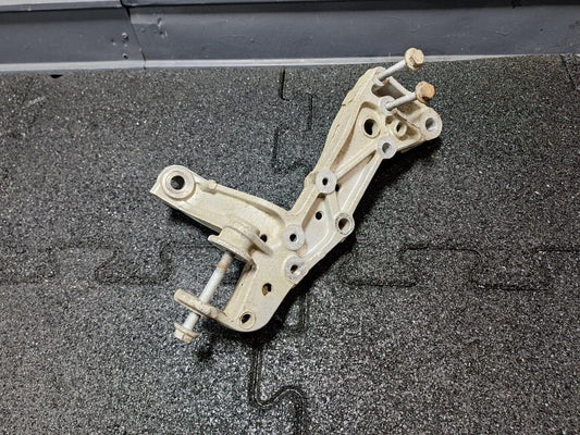 Suport punte rigida spate stanga VOLKSWAGEN GOLF VI Variant AJ5 2009 - 2013 TDI CAYC 1K0199295F