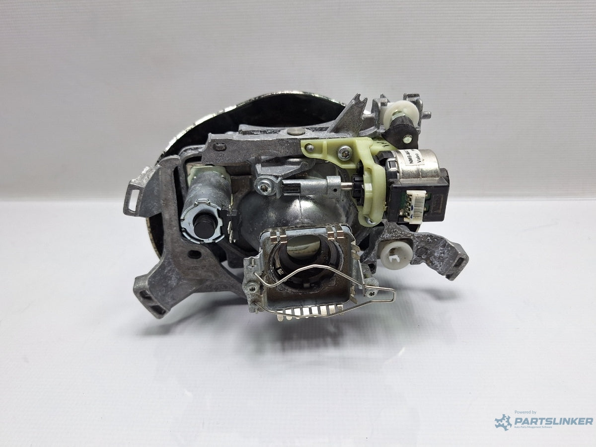 Lupa far adaptiv dreapta VOLKSWAGEN PASSAT Variant 3C5 2005 - 2011 TDI BMP Valeo 89399556 3C0941753G