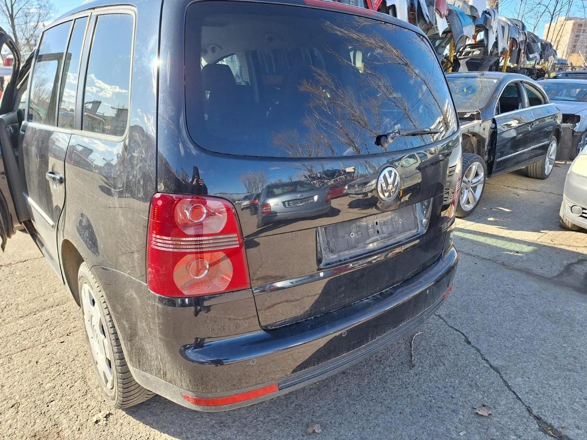Dezmembrez VOLKSWAGEN TOURAN 1T1, 1T2 2008 2.0 TDI BMM 103KW|140HP