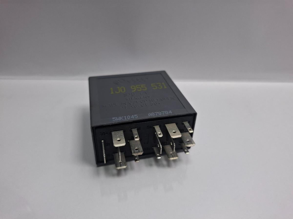 Releu stergatoare VOLKSWAGEN PASSAT Variant 3B6 2000 - 2005 TDI AVB SIEMENS 5WK1045 1J0955531