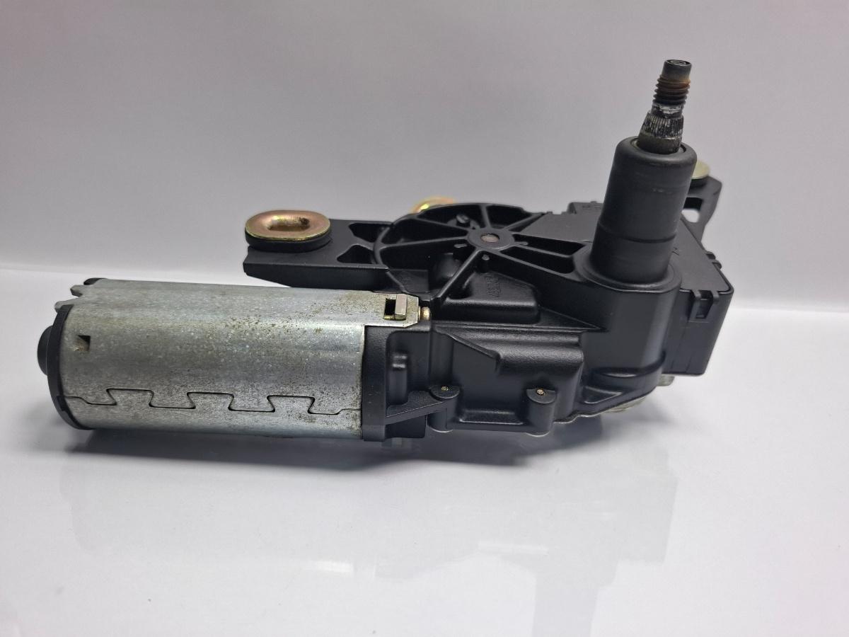 Motoras stergator luneta VOLKSWAGEN PASSAT Variant 3B6 2000 - 2005 TDI AVB Valeo 404883B 3B9955711F
