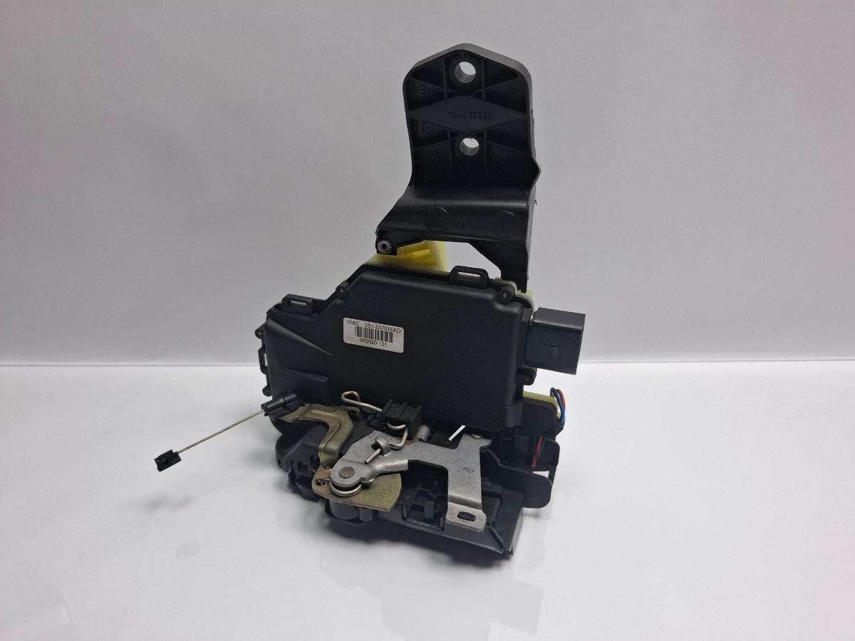 Broasca usa dreapta fata VOLKSWAGEN PASSAT Variant 3B6 2000 - 2005 TDI AVB 3B1837016AD